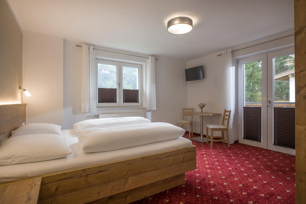 Hotel Garni Nill Schwendau Esterno foto